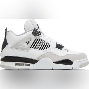 AIR JORDAN 4 RETRO ‘Military Black’ - Worn 2 times! Basically Brand New Size 6.5